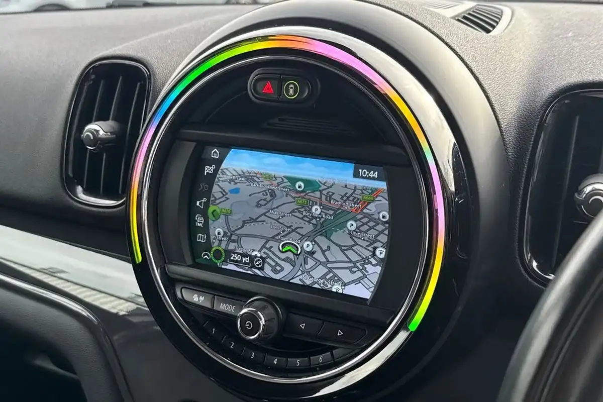 2019-mini-countryman-15-cooper-classic-big-16