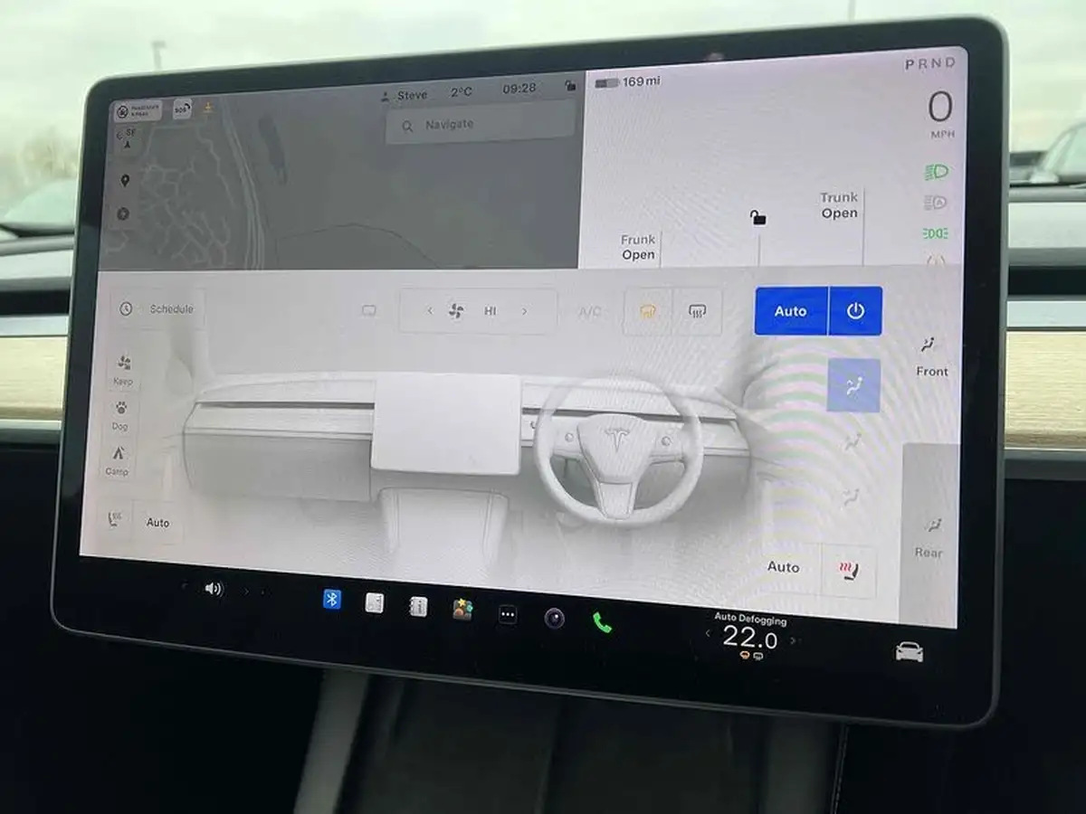 2020-tesla-model-3-e-long-range-big-45