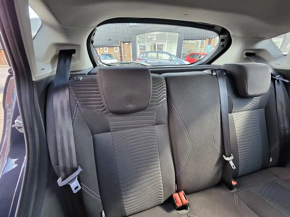 2014-ford-fiesta-10-zetec-100ps-ecoboost-ss-5d-big-21