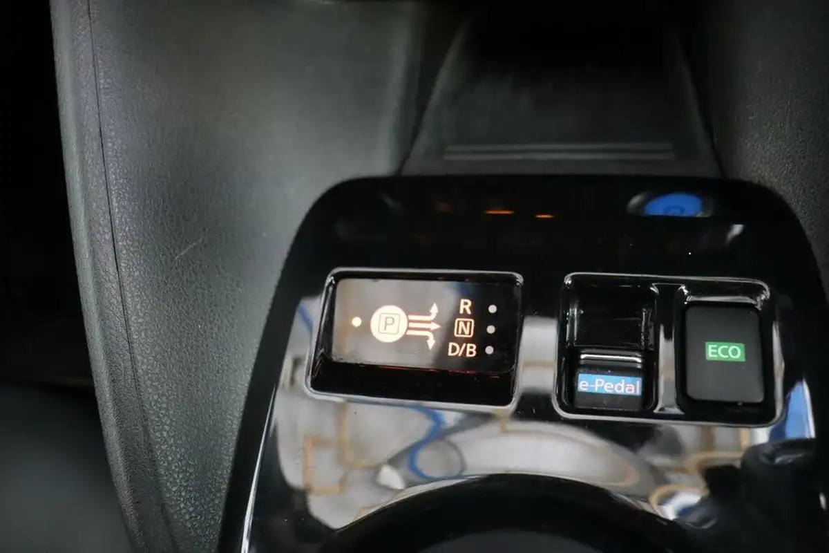 2020-nissan-leaf-e-n-connecta-big-22
