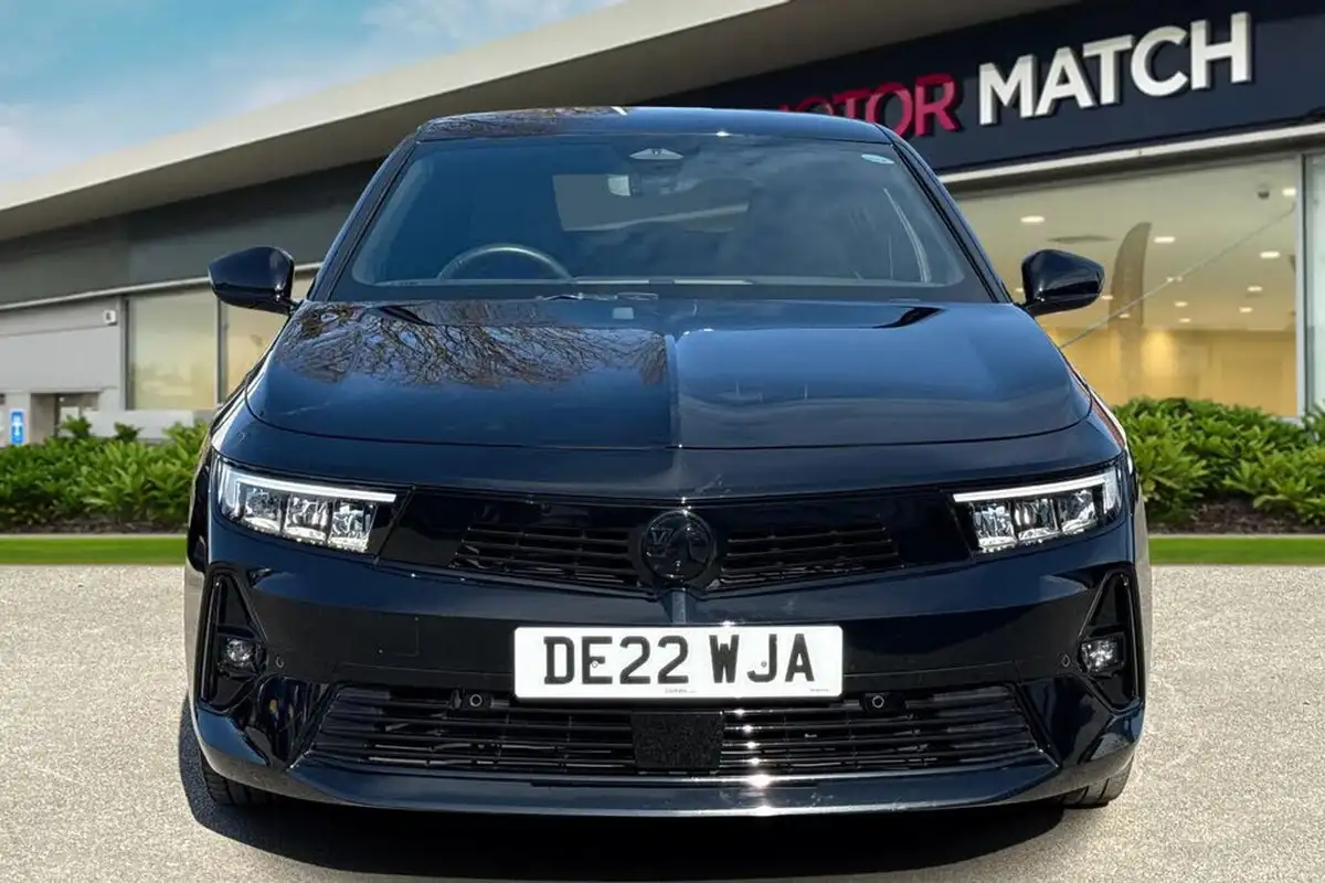 2022-vauxhall-astra-12-turbo-gs-line-hatchback-big-5
