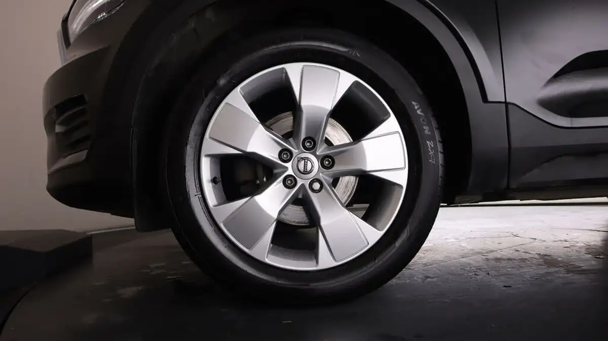 2021-volvo-xc40-15-t3-momentum-163bhp-big-17