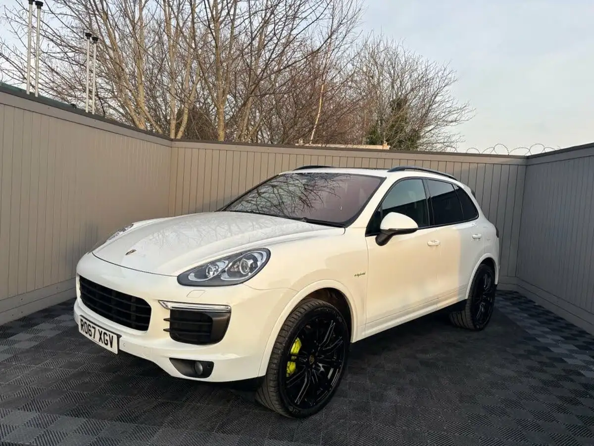 2017-porsche-cayenne-30-s-e-hybrid-platinum-edition-big-2