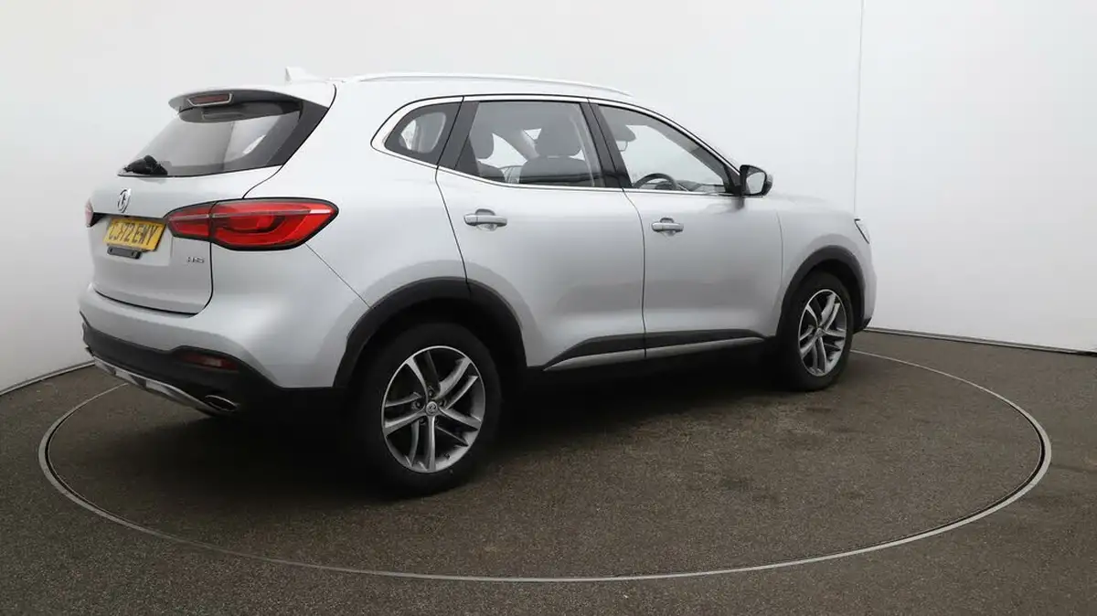 2023-mg-hs-15t-gdi-excite-162ps-big-50