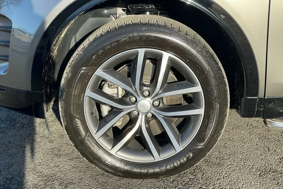 2024-land-rover-discovery-sport-15-p300e-dynamic-se-big-23