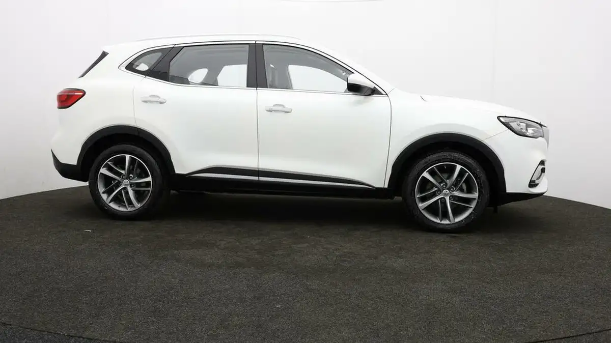 2022-mg-hs-15t-gdi-exclusive-162ps-dct-big-34