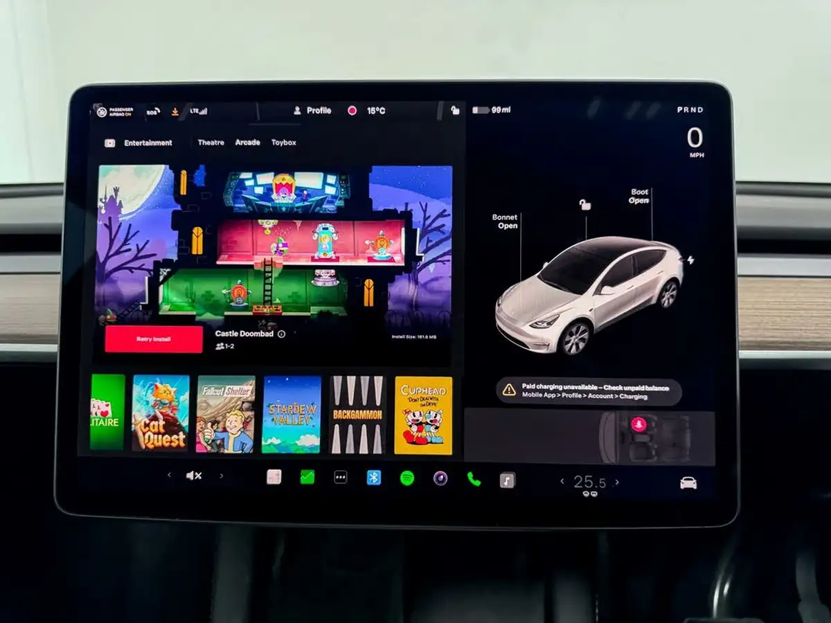 2022-tesla-model-y-e-long-range-big-45