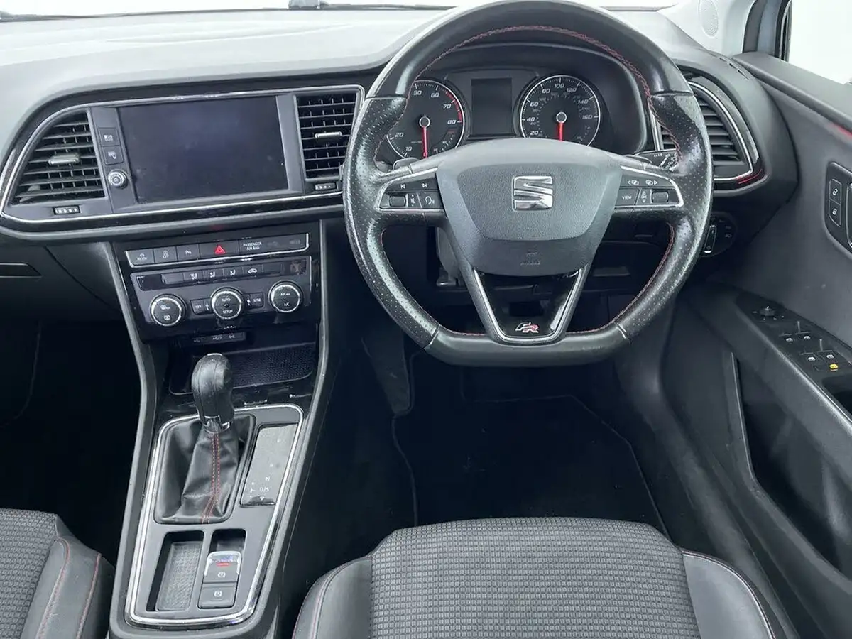 2019-seat-leon-20-tsi-fr-hatchback-big-33