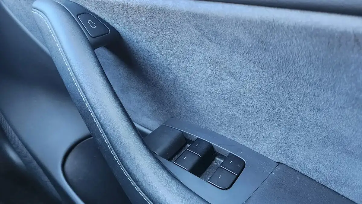 2020-tesla-model-3-e-long-range-big-26