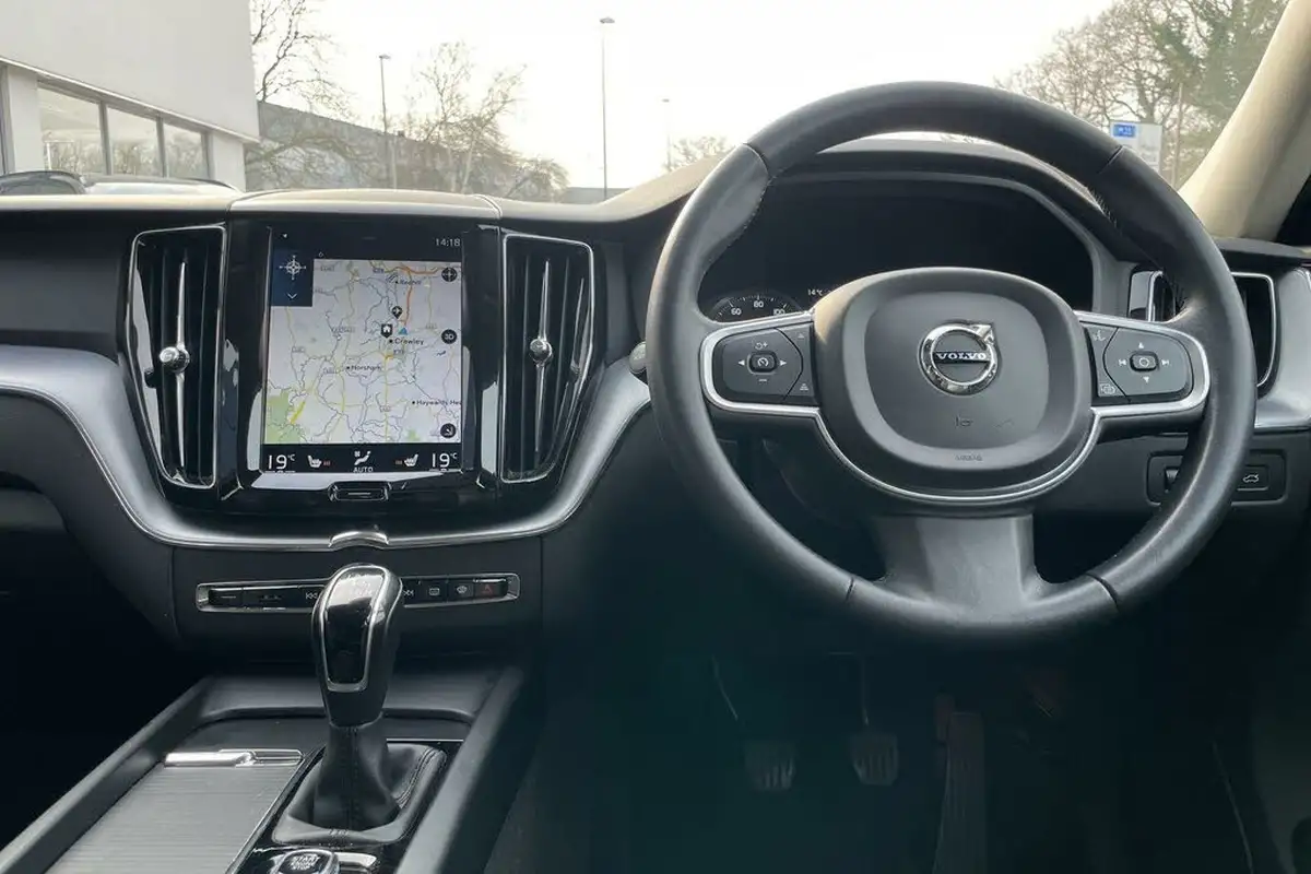 2018-volvo-xc60-20td-d4-momentum-4x4-big-31