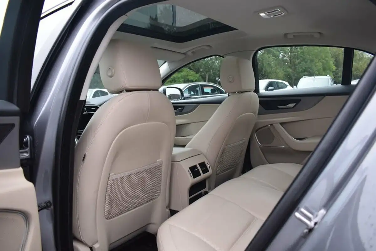2019-jaguar-xe-20i-se-250ps-big-11