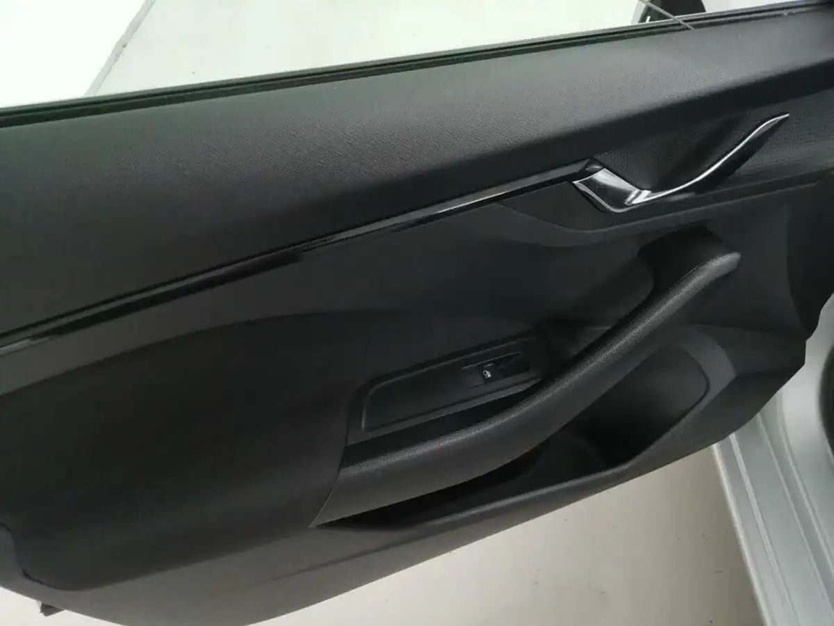 2022-skoda-scala-10-tsi-se-technology-109ps-big-40