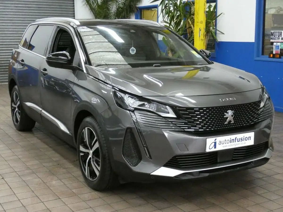 2021-peugeot-5008-suv-12-puretech-gt-eat8-big-12