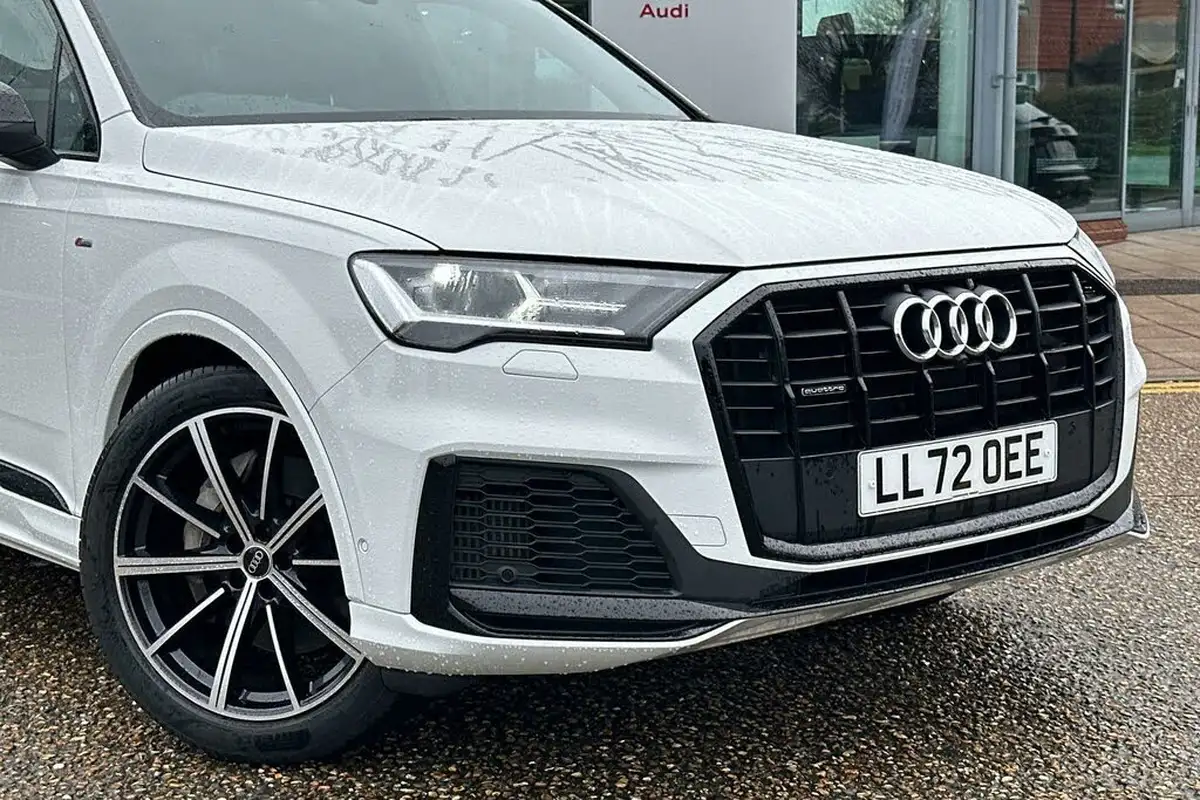 2022-audi-q7-30-55-tfsi-black-edition-big-15