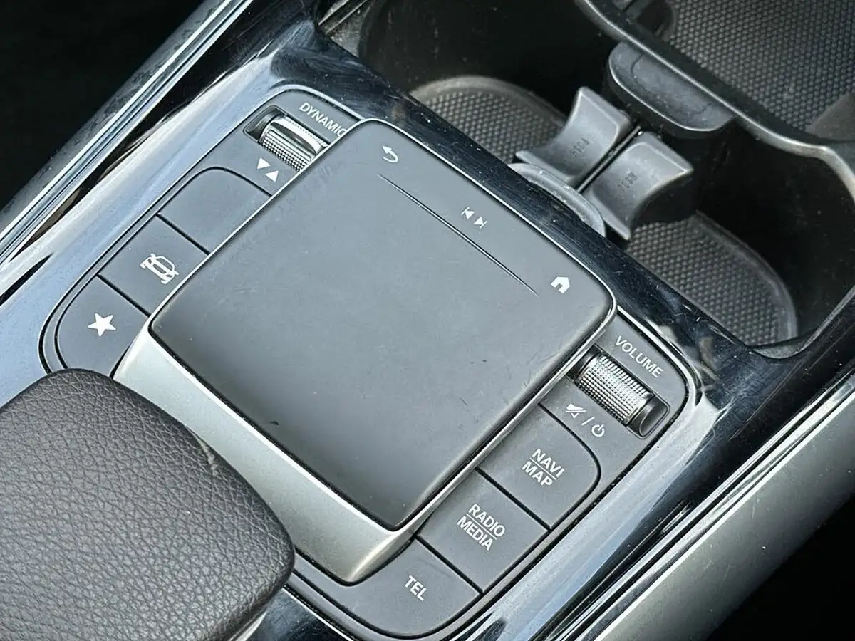 2021-mercedes-benz-gla-class-13-gla-180-amg-line-1332cc-big-25