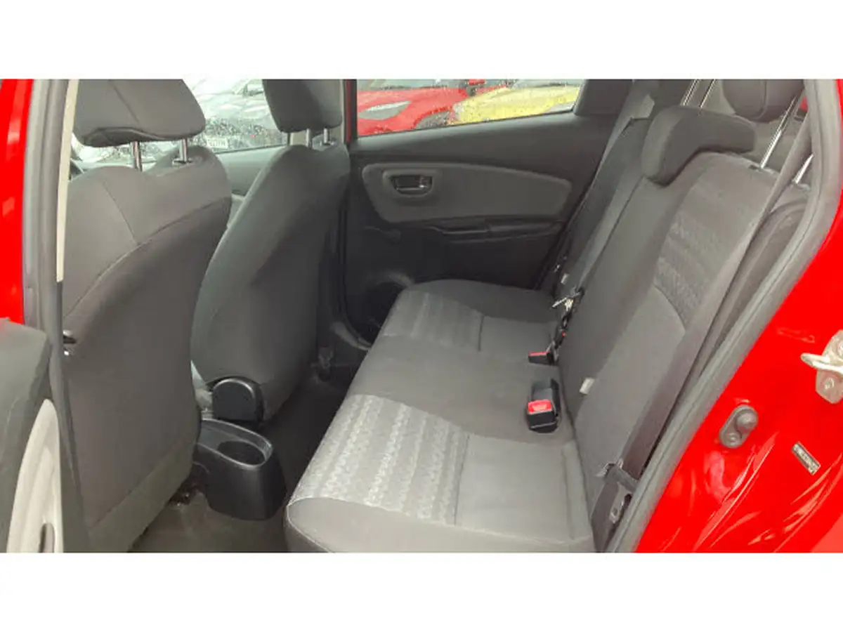 2017-toyota-yaris-133-icon-5d-big-12