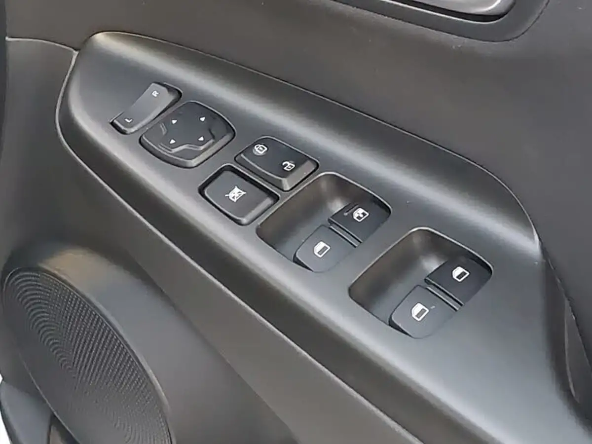 2021-hyundai-kona-16-gdi-se-connect-big-12