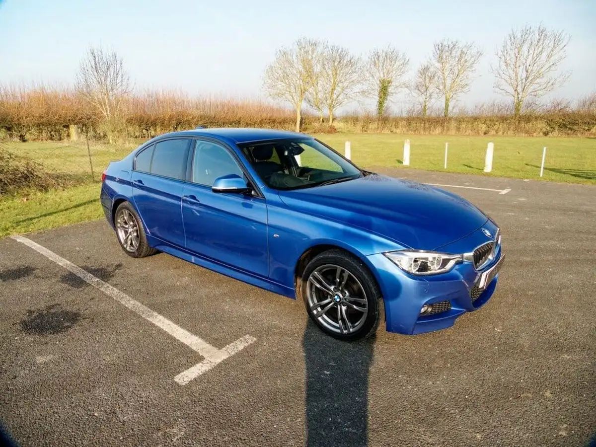 2018-bmw-3-series-20-320i-xdrive-m-sport-saloon-4d-big-23