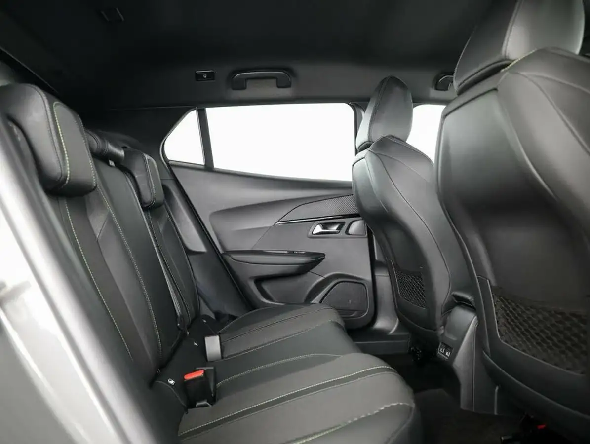2023-peugeot-2008-suv-big-21