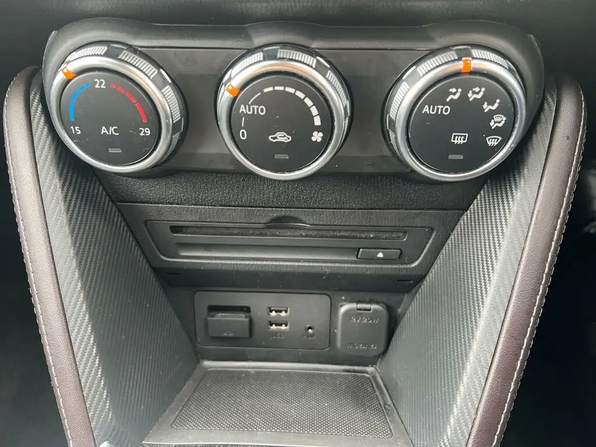 2017-mazda-mazda2-15-gt-big-25
