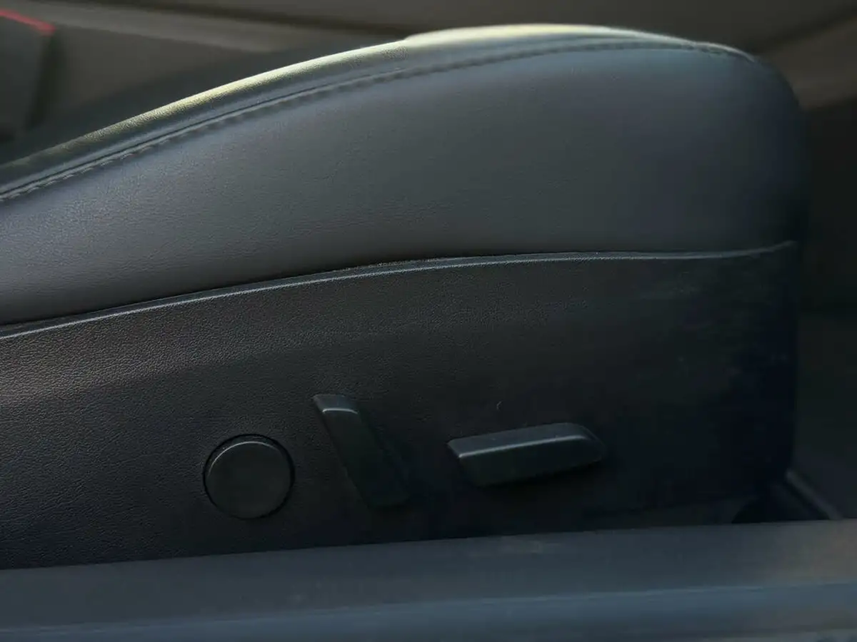 2020-tesla-model-3-e-performance-big-18