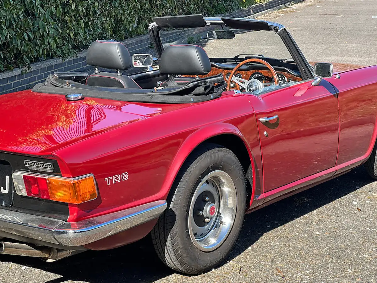 1971-triumph-tr6-convertible-big-40