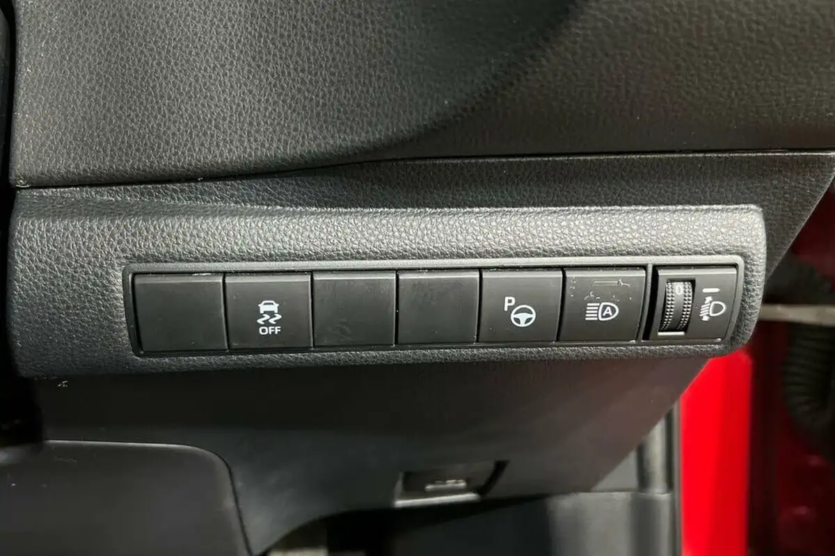 2020-toyota-corolla-20-vvt-i-excel-trk-hatchback-big-37