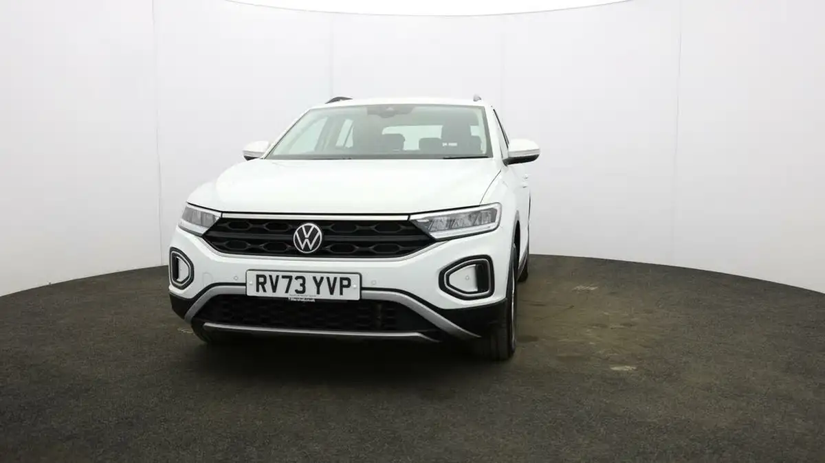 2023-volkswagen-t-roc-10-tsi-life-big-32