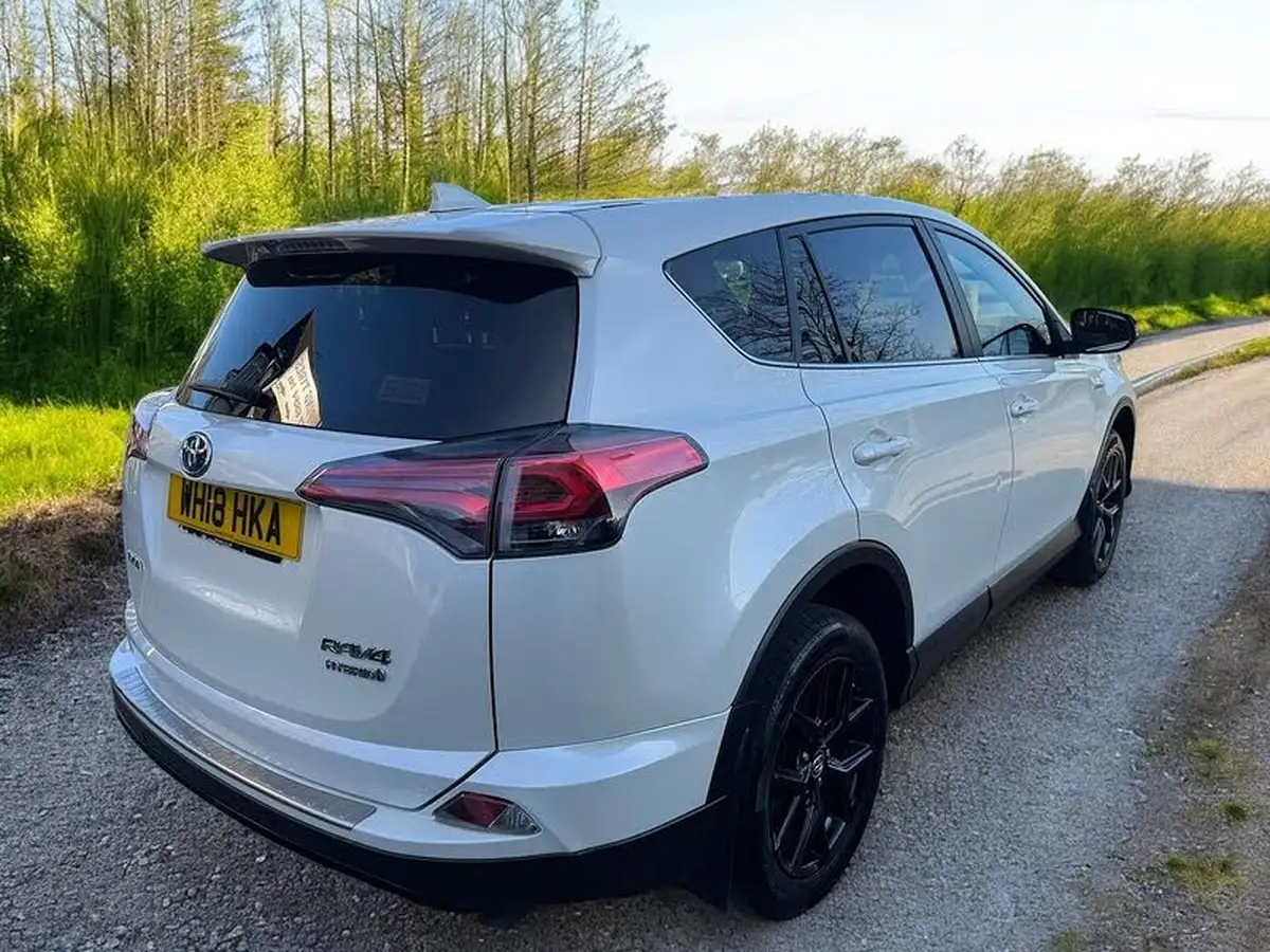 2018-toyota-rav4-25-vvt-i-excel-194bhp-awd-tss-navi-metallic-2494cc-big-2