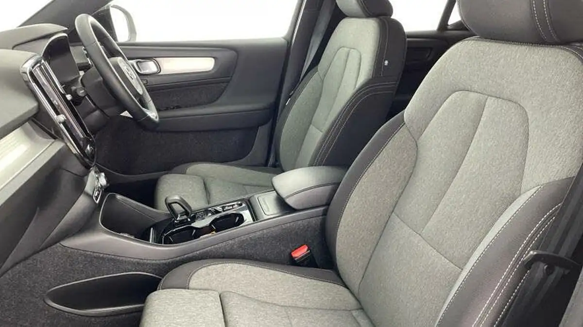 2024-volvo-xc40-20-b4-plus-big-37