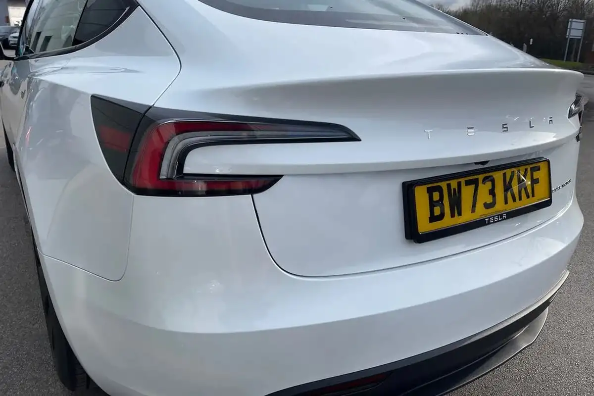 2024-tesla-model-3-big-7