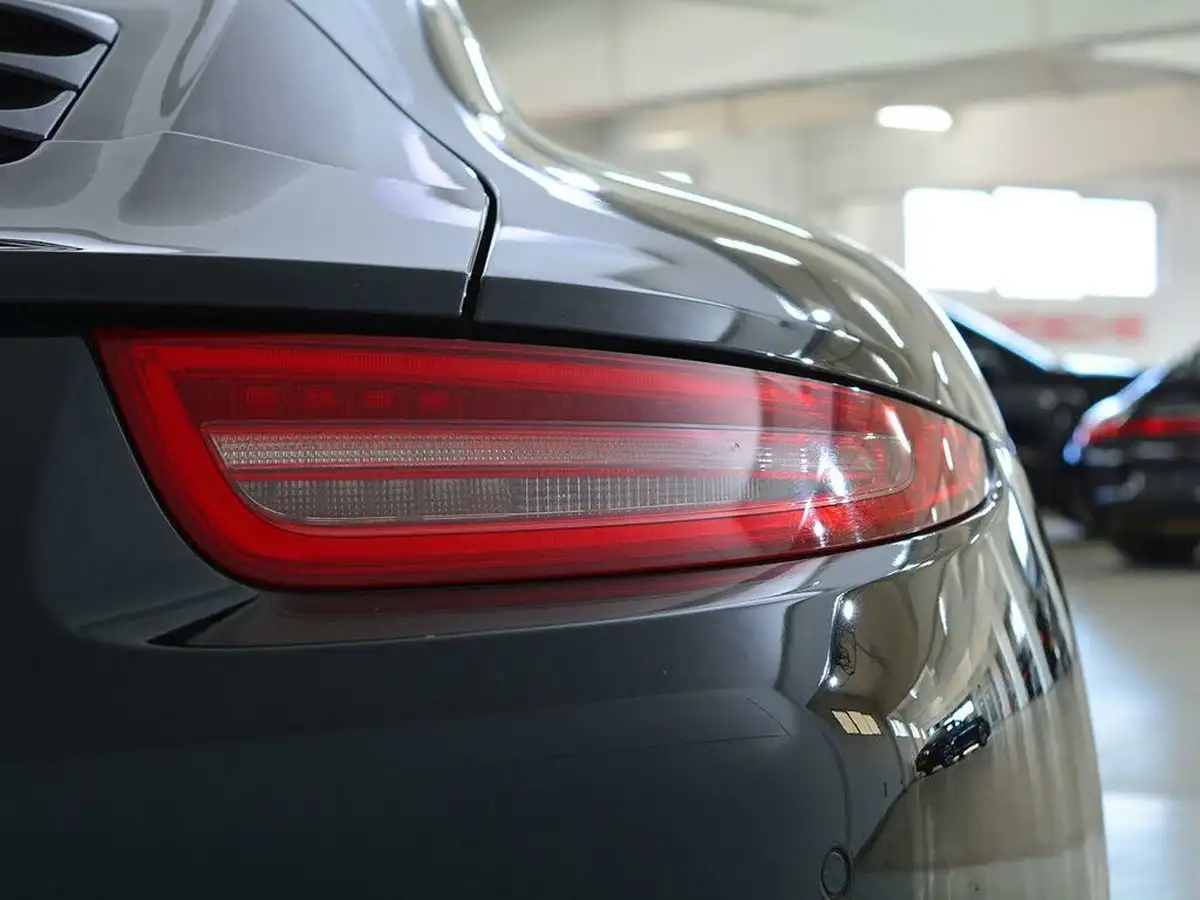 2015-porsche-911-34-carrera-black-edition-coupe-pdk-big-15