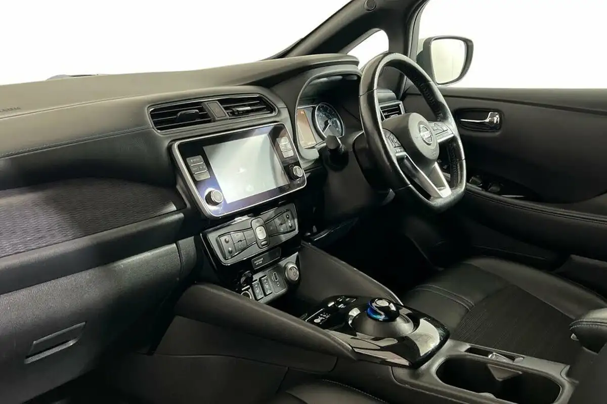2020-nissan-leaf-e-e-n-tec-big-10