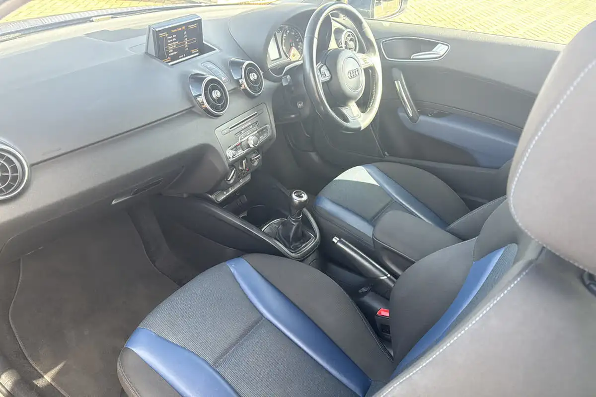 2015-audi-a1-14-sport-125ps-ss-hatchback-3d-1395cc-big-9