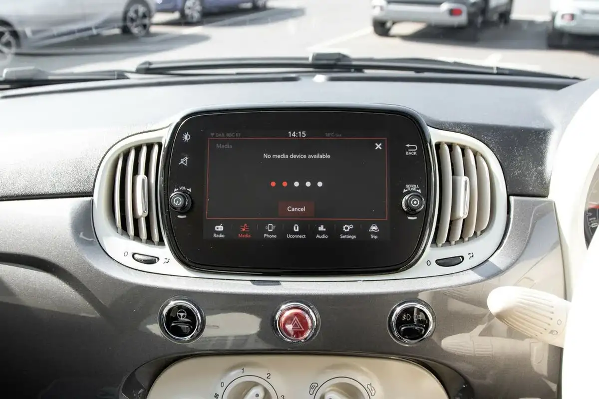 2019-fiat-500-12-lounge-big-22