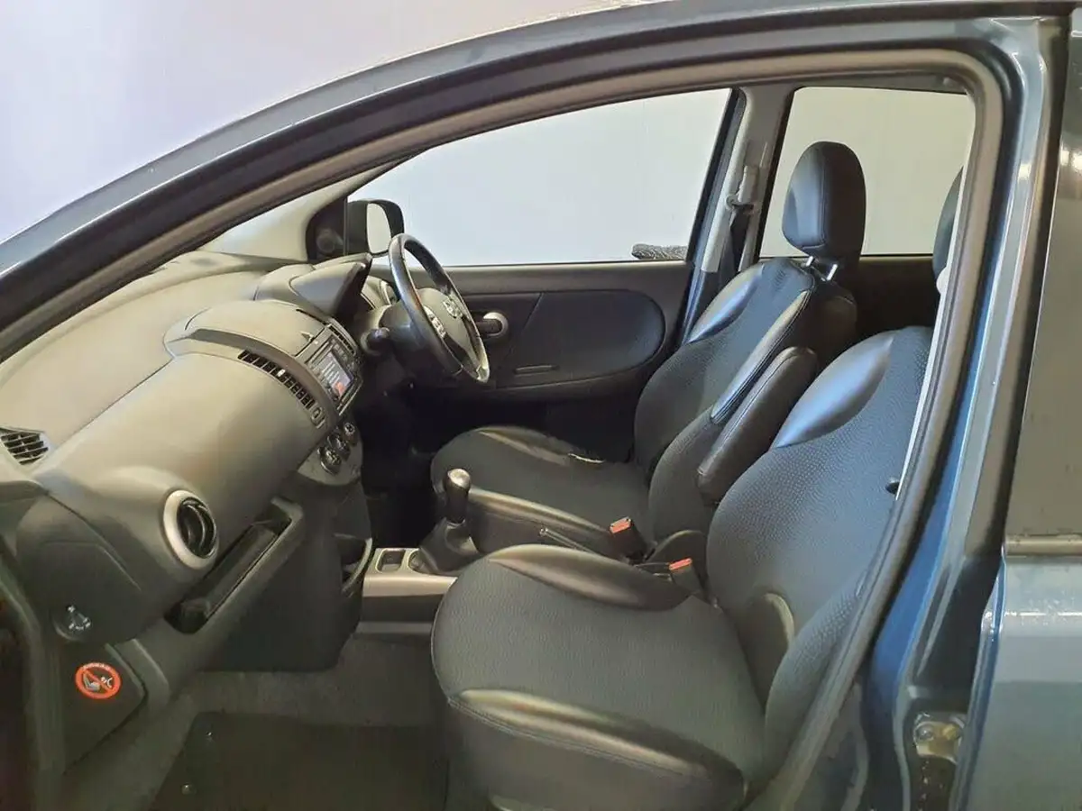 2013-nissan-note-15td-n-tec-big-11