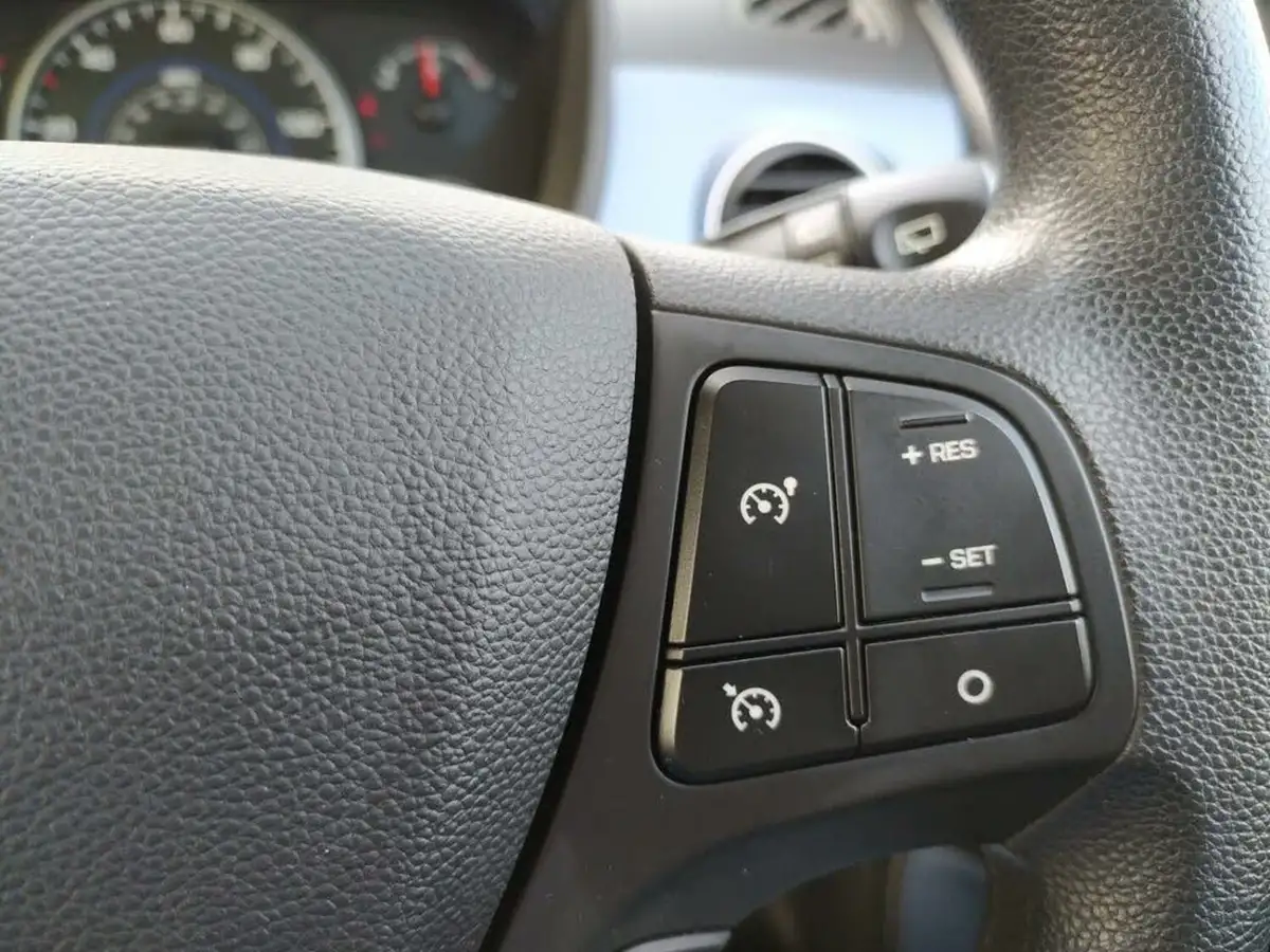 2014-hyundai-i10-12-se-big-23