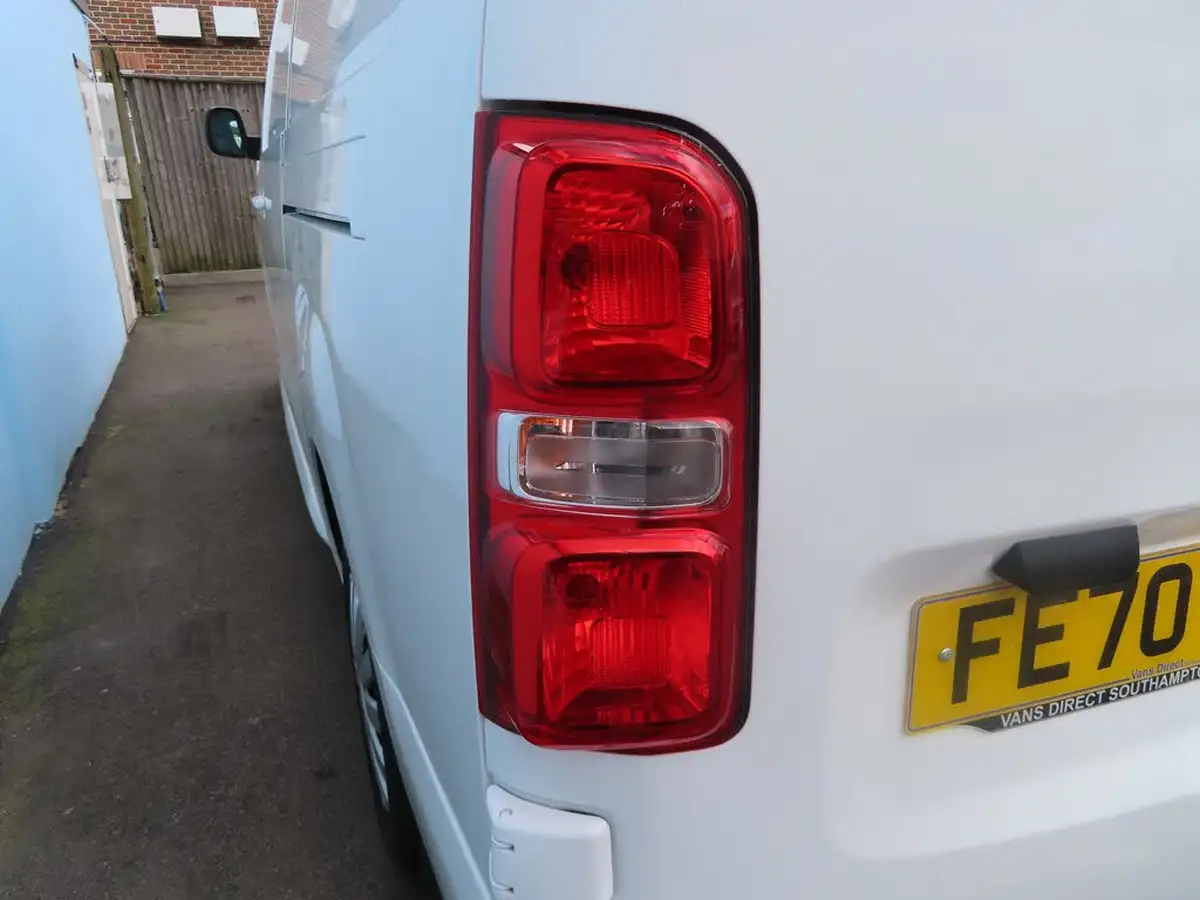 2020-vauxhall-vivaro-20td-3100-l2h1-sportive-120pseu6dt-panel-big-21
