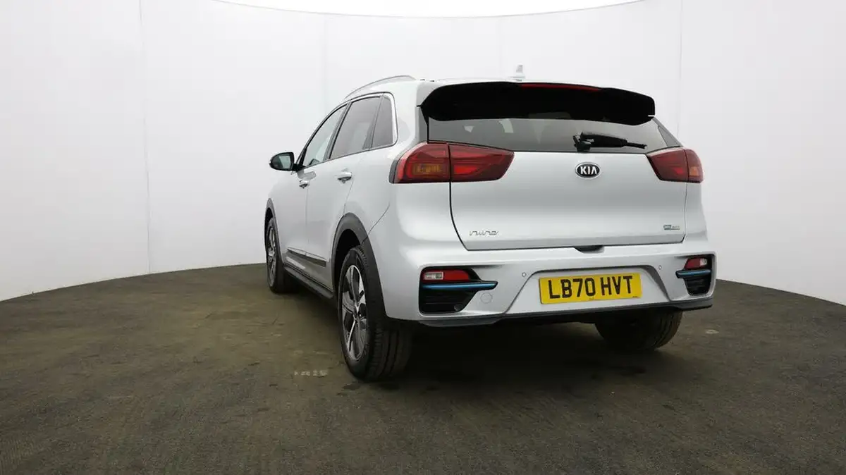2021-kia-e-niro-ev-4-big-30