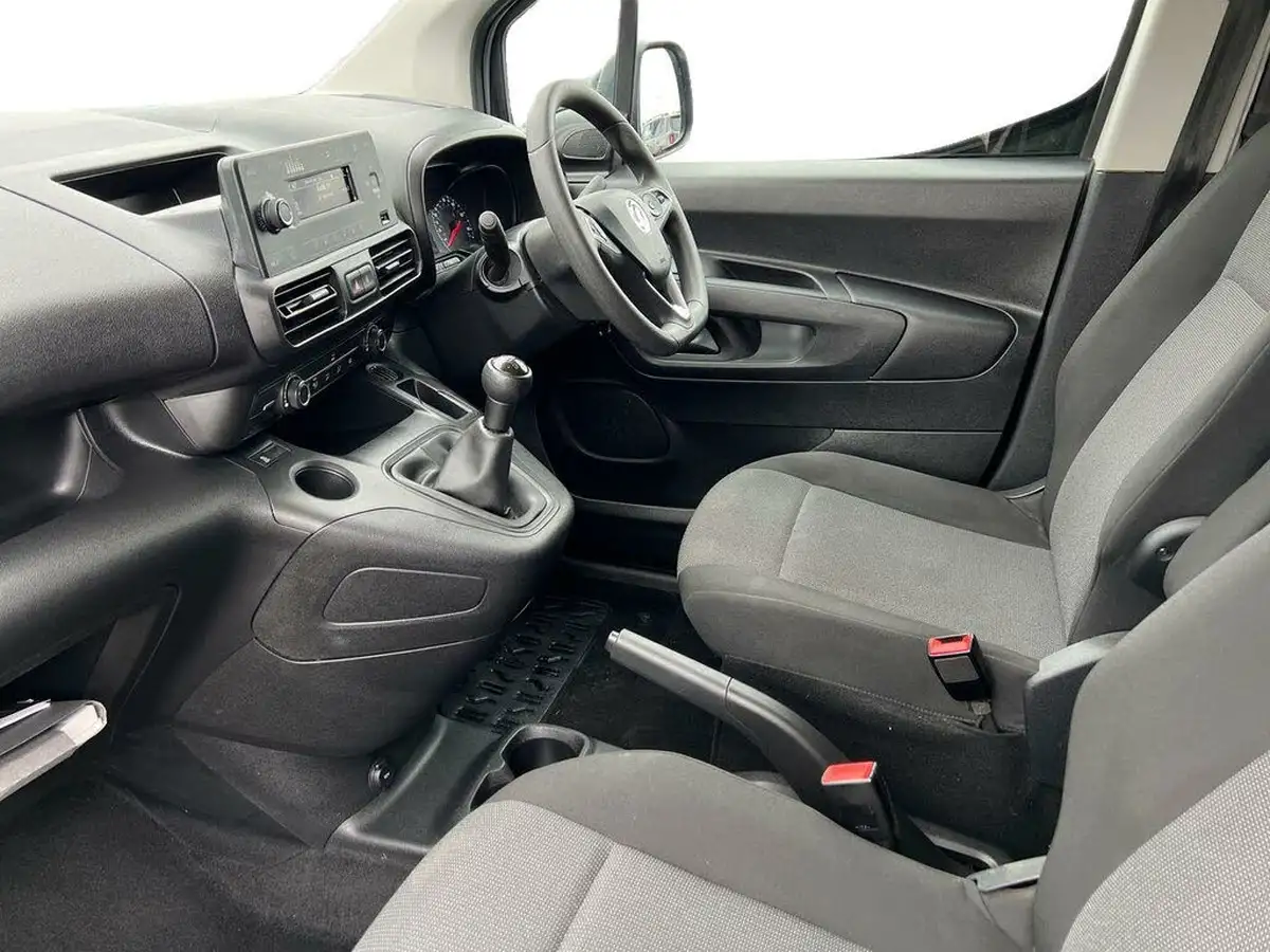 2021-vauxhall-combo-15cdti-dynamic-2300-100pseu6dt-l1h1-panel-big-13