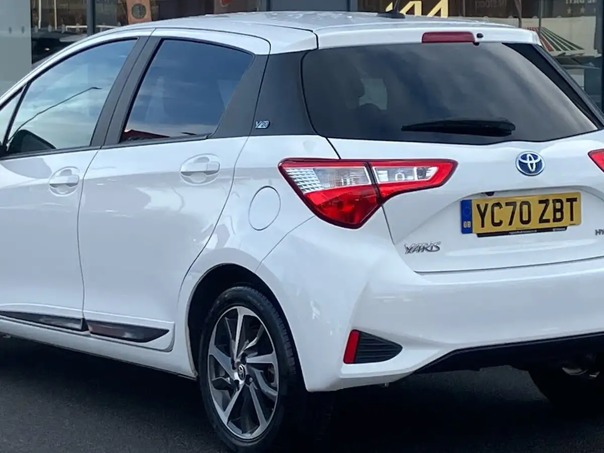 2020-toyota-yaris-15-vvt-i-y20-98bhp-hybrid-1497cc-e-cvt-big-20