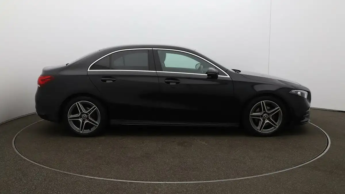2020-mercedes-benz-a-class-15d-a180d-amg-line-saloon-4d-7g-dct-big-40