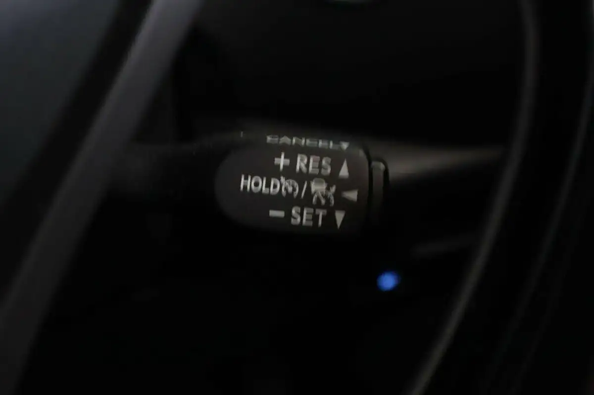 2021-toyota-c-hr-18-vvt-i-design-big-18