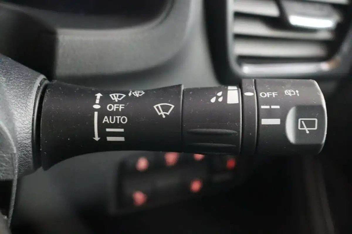 2019-nissan-leaf-e-n-connecta-big-27