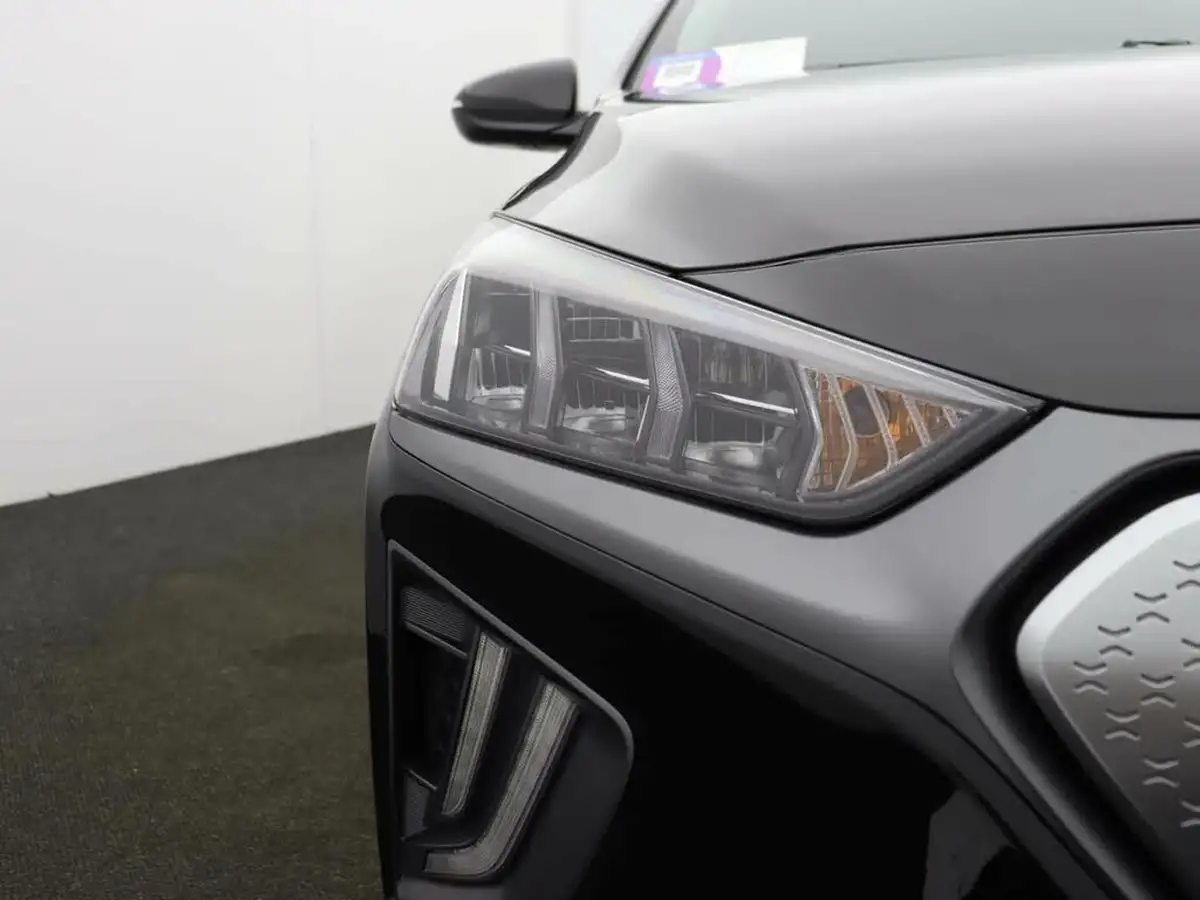 2021-hyundai-ioniq-e-premium-se-electric-100kw-big-38