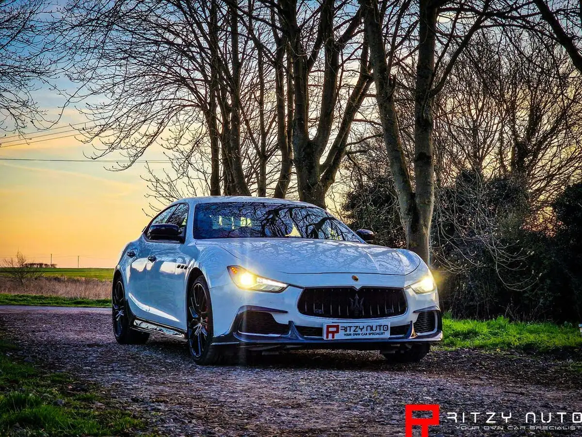 2015-maserati-ghibli-30-s-big-31