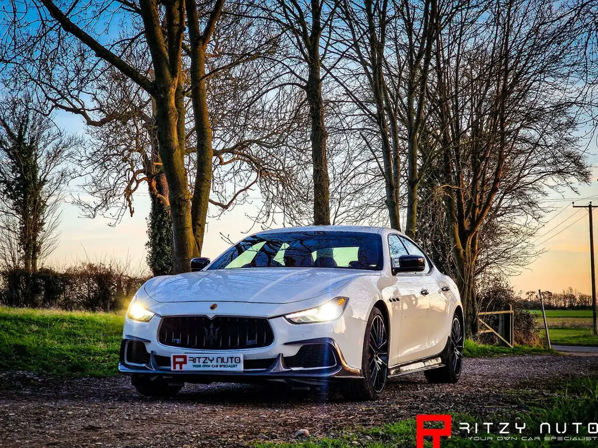 2015-maserati-ghibli-30-s-big-55