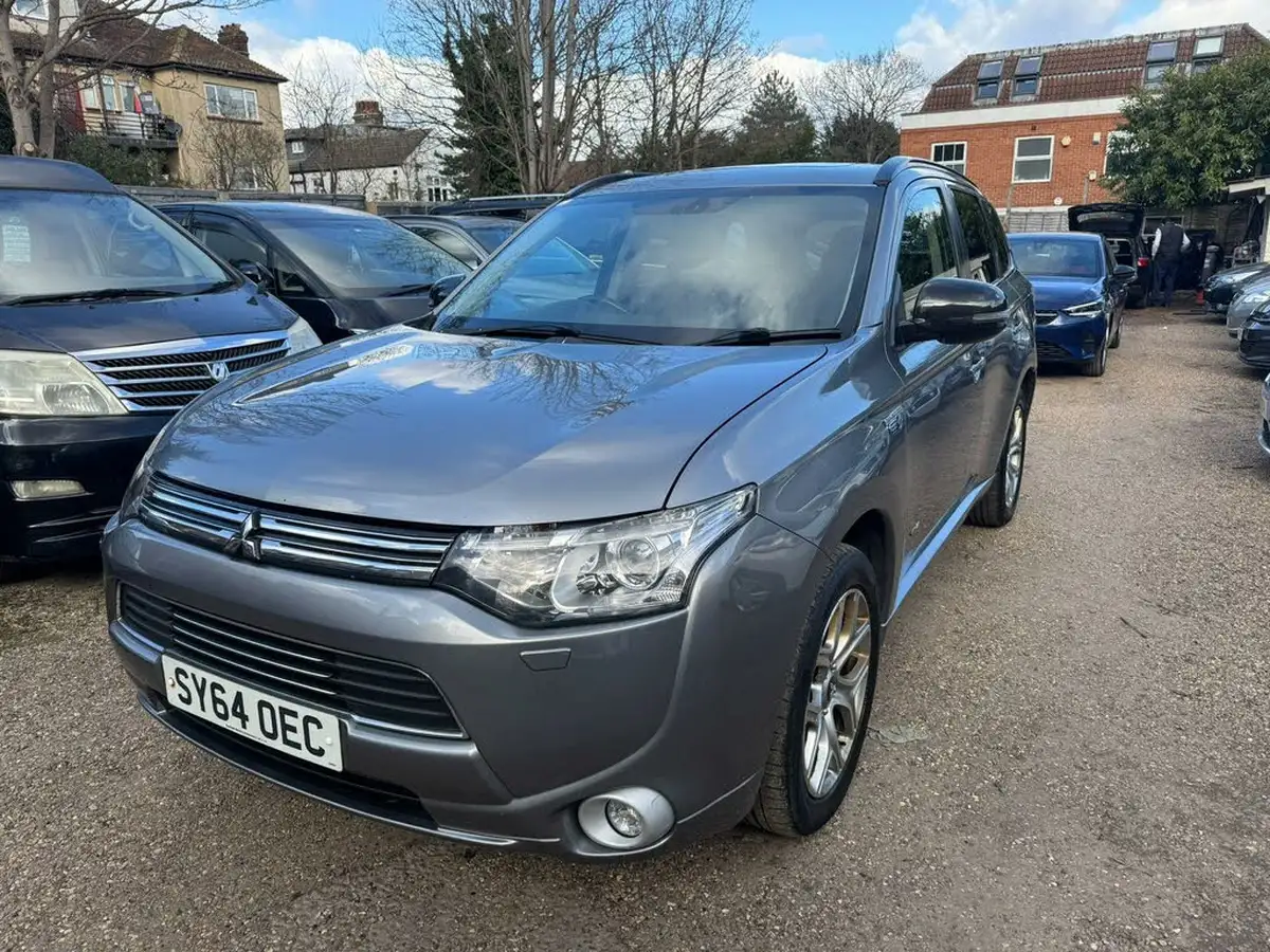 2014-mitsubishi-outlander-20-gx4h-big-4