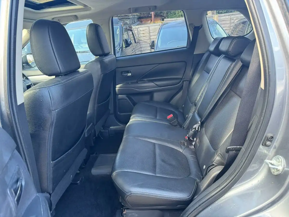 2014-mitsubishi-outlander-20-gx4h-big-28