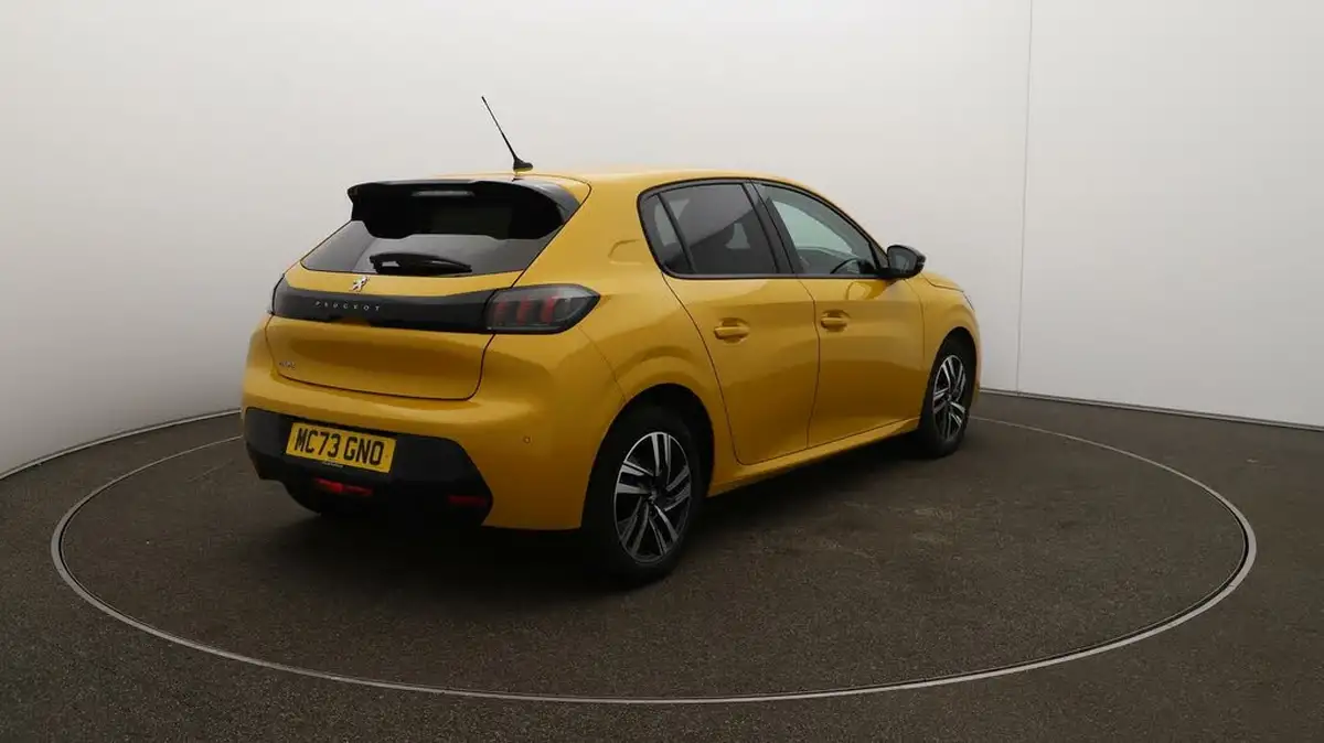 2023-peugeot-208-12-puretech-allure-premium-100ps-eat8-big-45